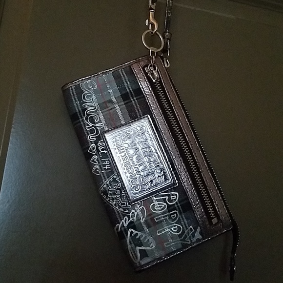 Coach wristlets - Picture 4 of 6